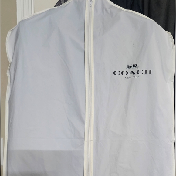 For MEN BRAND NEW COACH? IT IS A NEW LEATHER TRAINER JACKET. (MEDIUM) BLACK - Picture 3 of 8